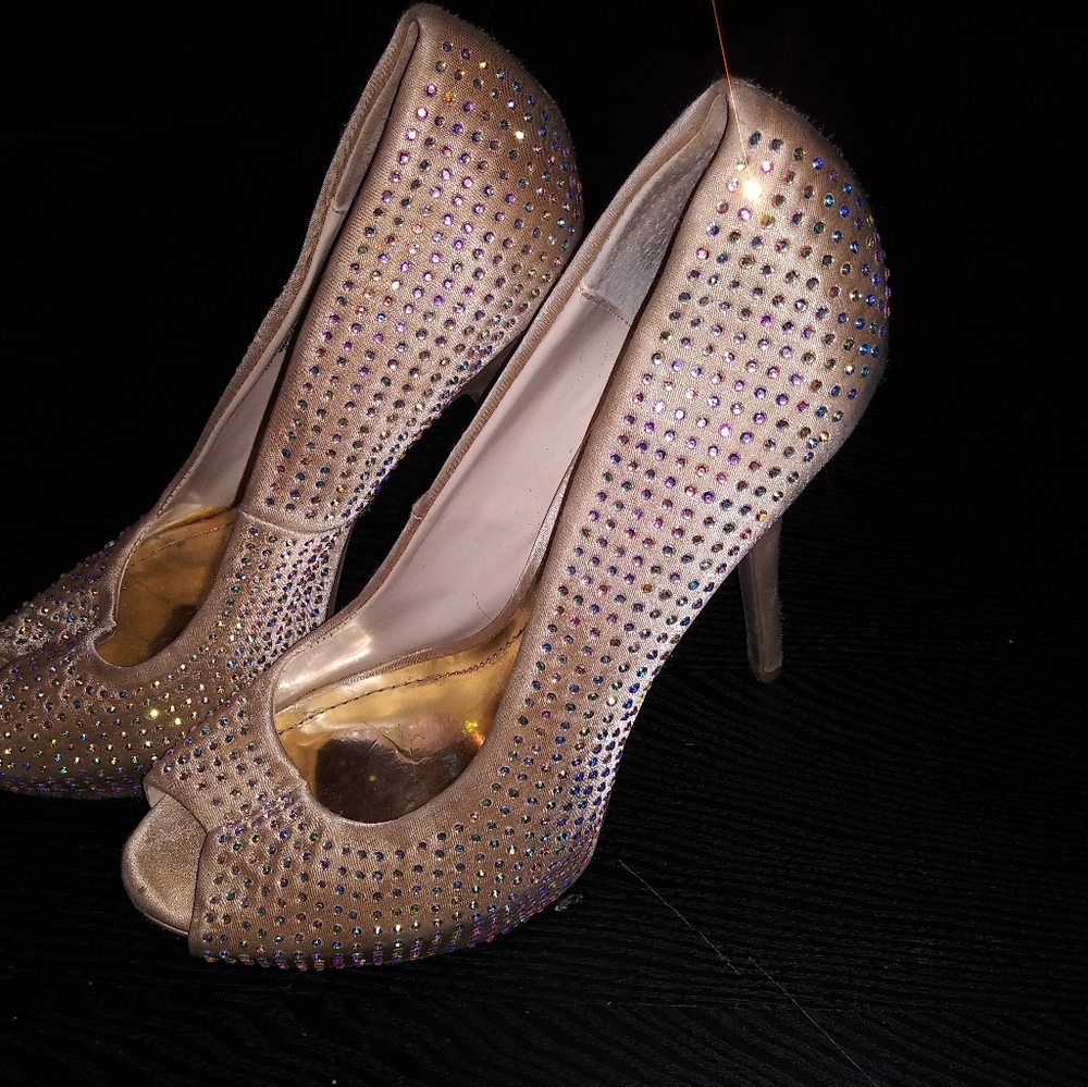 High heels - Picture 2 of 3